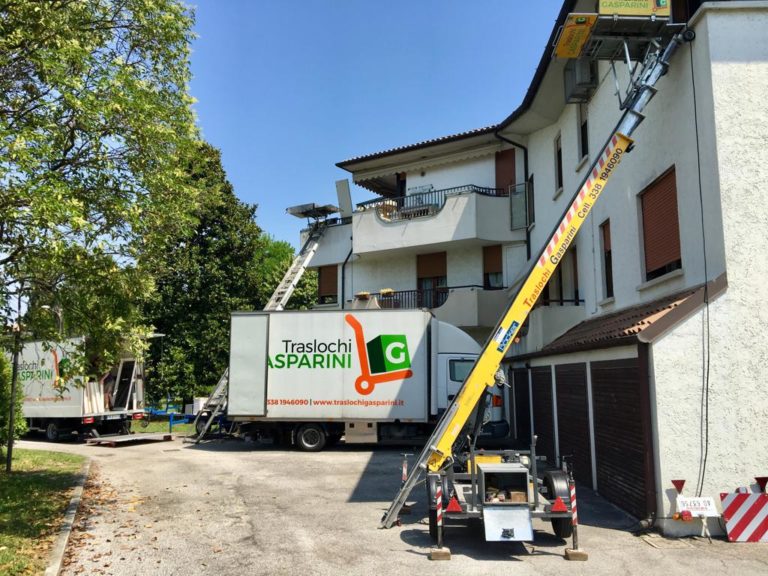 Scopri di più sull'articolo Trasloco con elevatori a Treviso (TV)