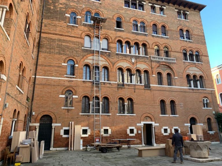 Scopri di più sull'articolo Trasloco con  scala a Venezia (VE)